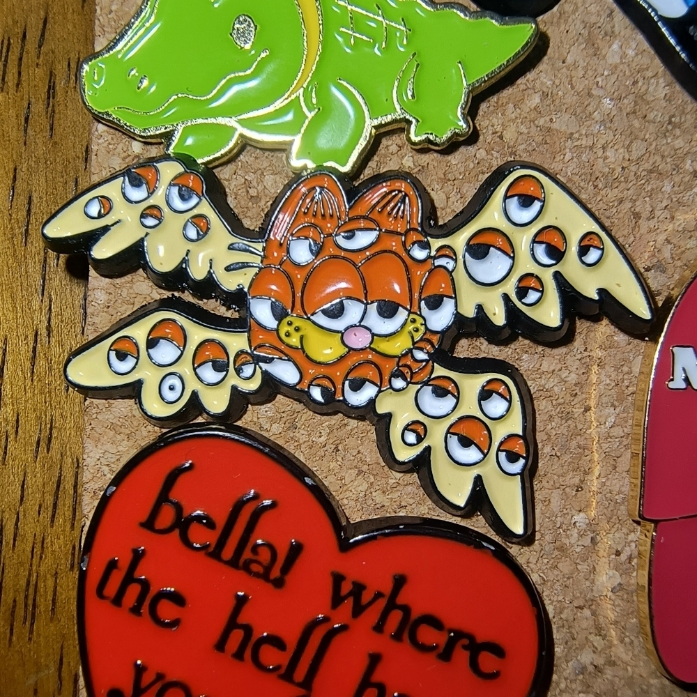 Garfield Multi-Eye Winged Enamel Pin - Orange & Cream